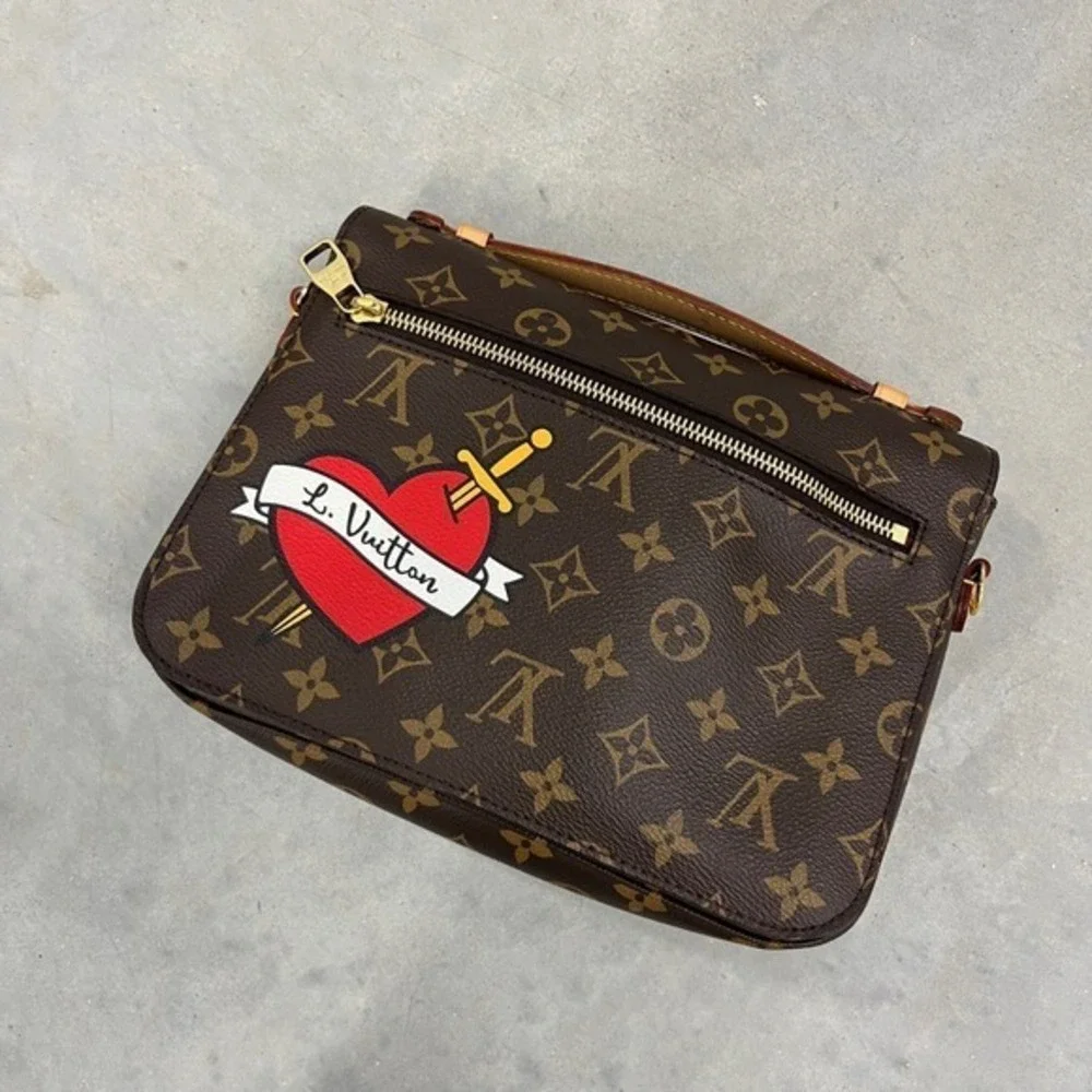 Louis Vuitton‎ Monogram Patches Pochette Metis - Picture 8 of 17